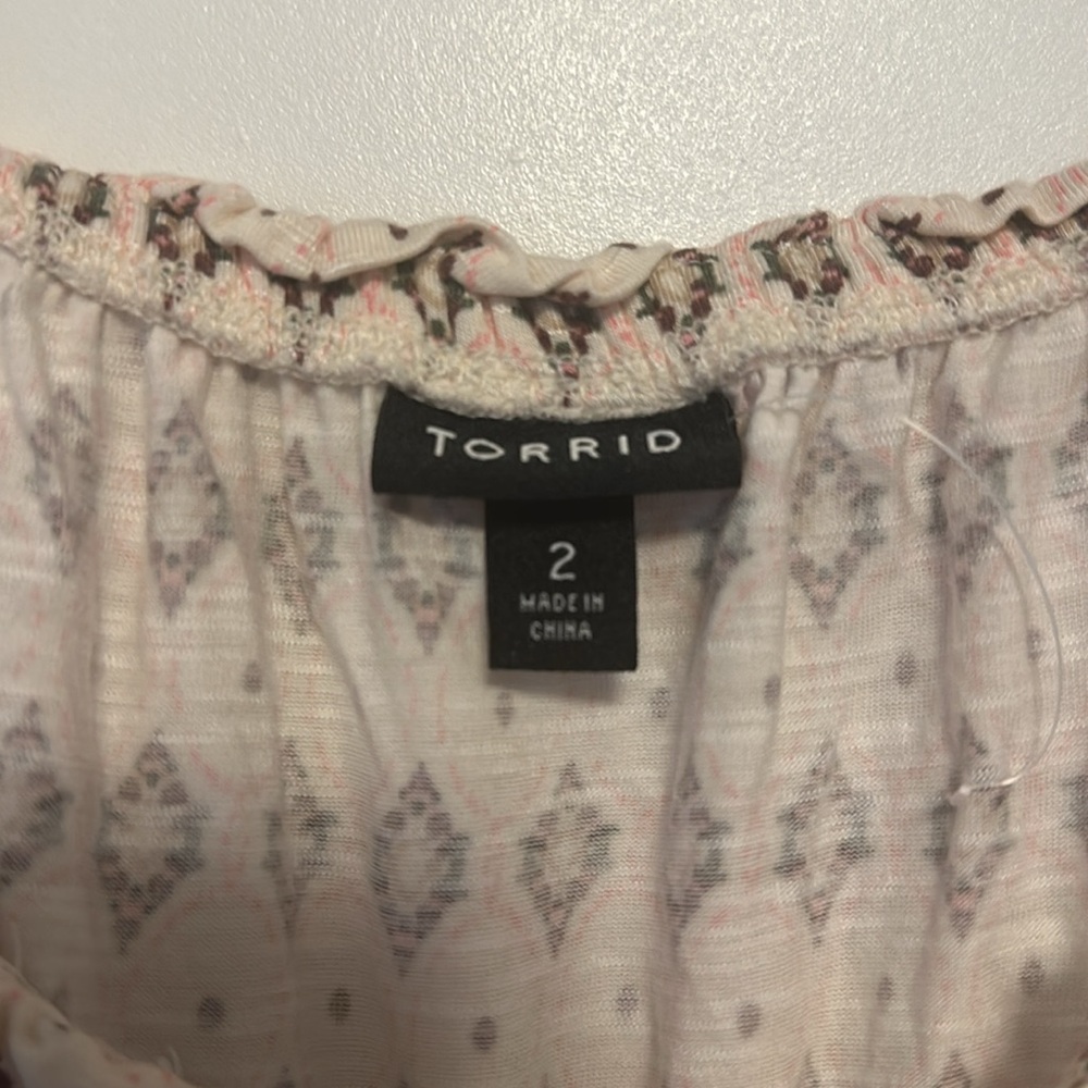 Torrid flowy peplum tank with ruffle straps - Picture 4 of 5